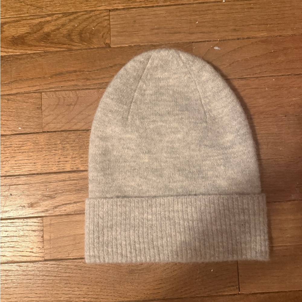 Aritzia Gray Knit Beanie